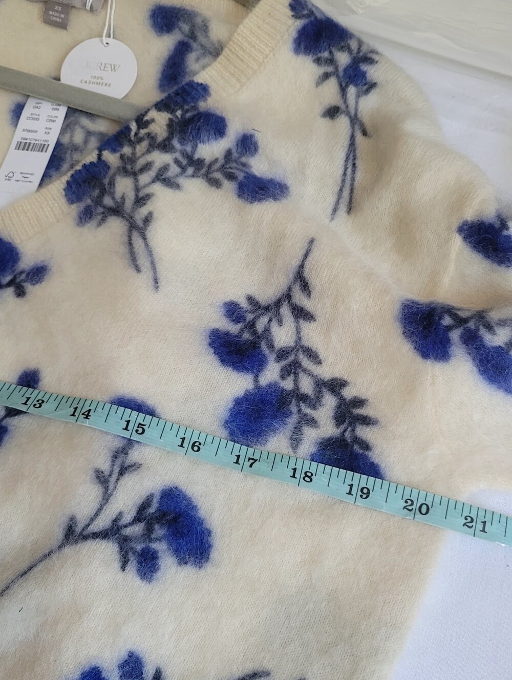 J Crew Brushed cashmere V-neck sweater in toile floral print CO333 Size XS NWT - Picture 5 of 6